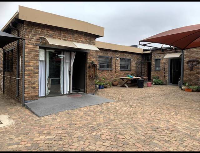 5 BEDROOM HOUSE FOR SALE IN BOKSBURG NORTH